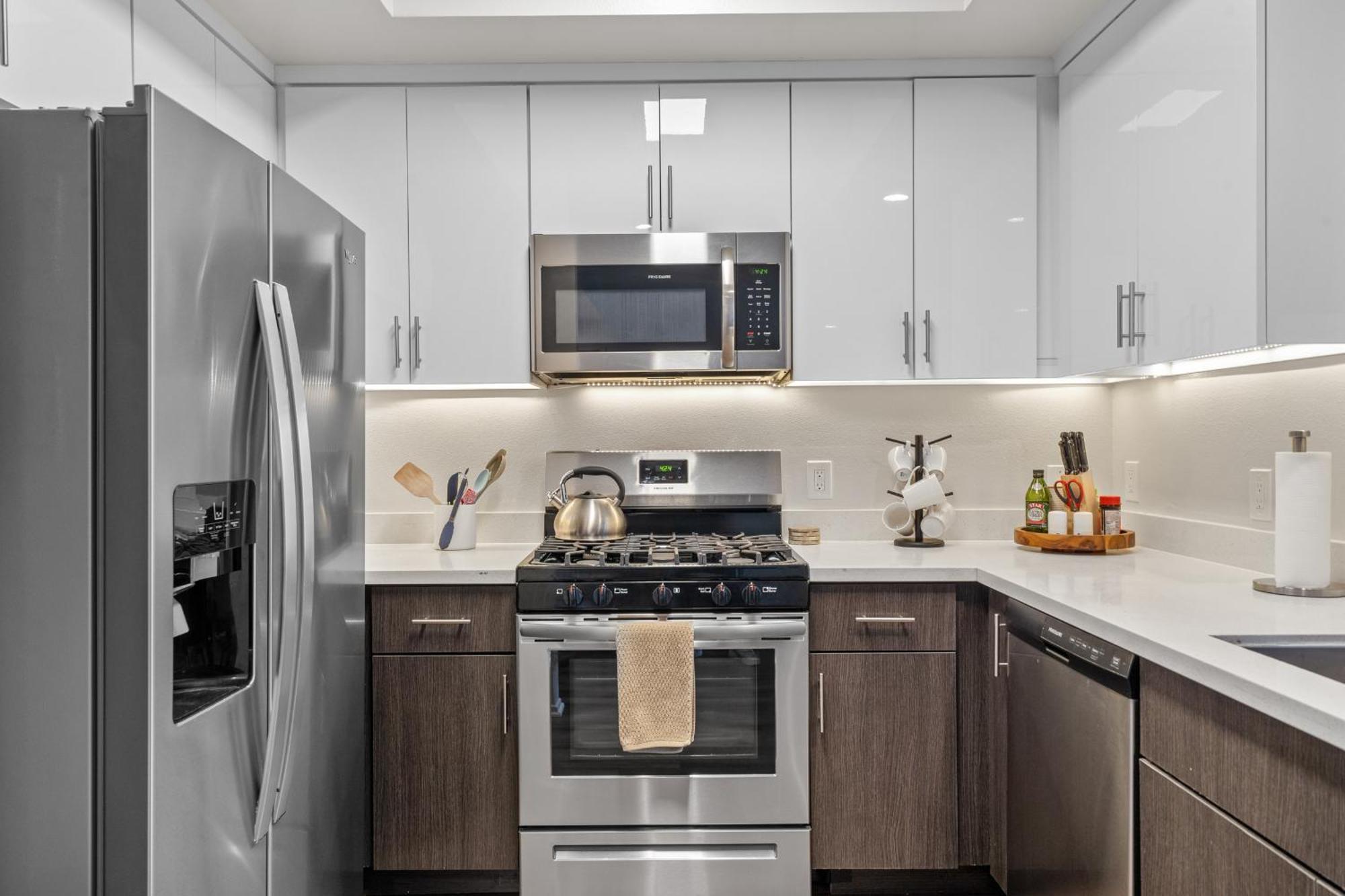 Spacious 2bdr In Marina Del Rey Apartment *